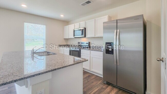 Building Photo - Recently built 4-Bedroom Home with 2.5 Baths in Dalton - 2,382 Sq Ft of Comfort!