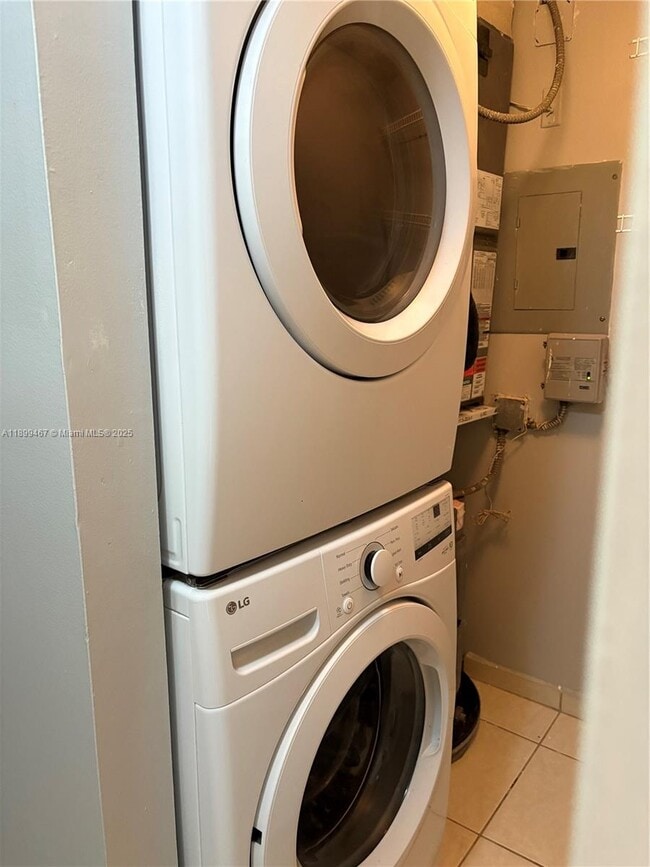 Building Photo - 16531 NE 35th Ave