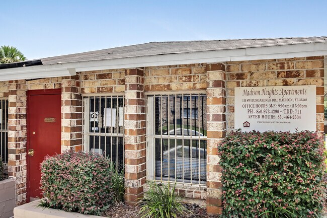 Building Photo - Springhill Apartments