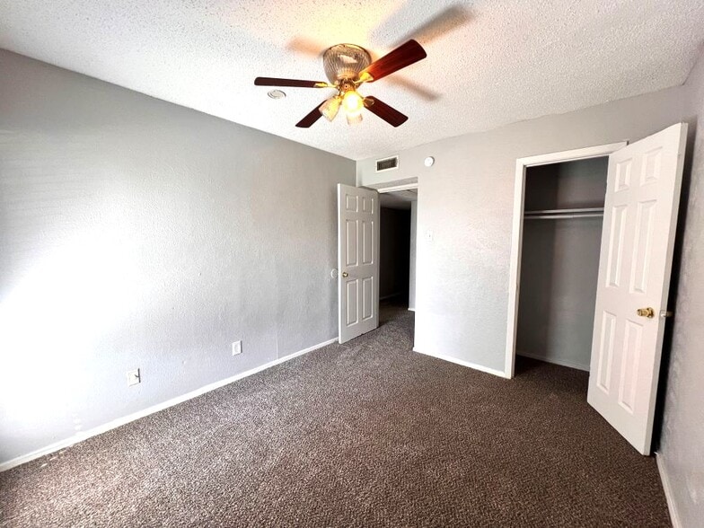 Building Photo - 324 Arborview Dr