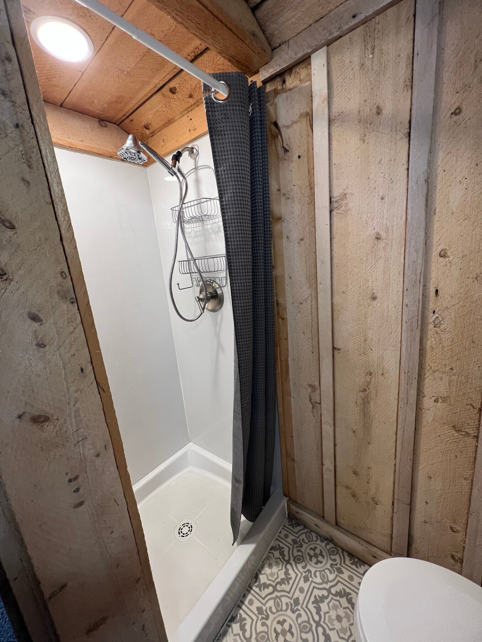 Building Photo - 810 Watt Canyon Rd