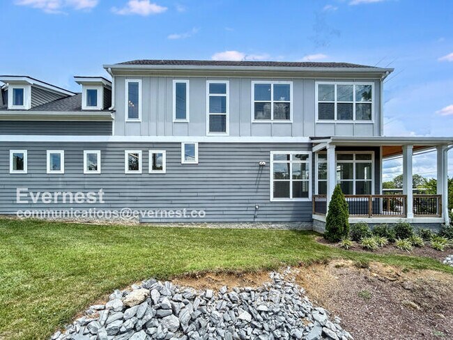 Building Photo - 3320 John Mallette Dr