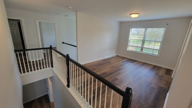 Building Photo - The 5 Bedroom You've Been Looking For!!