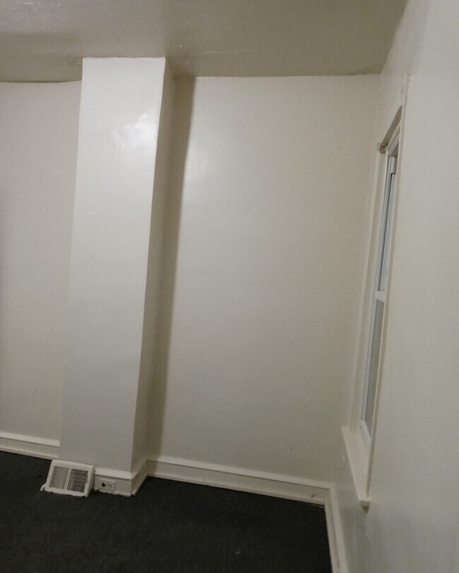 Building Photo - 2315 N Mutter St