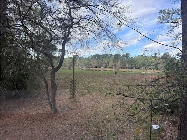 Building Photo - 600 St Lawrence River Rd