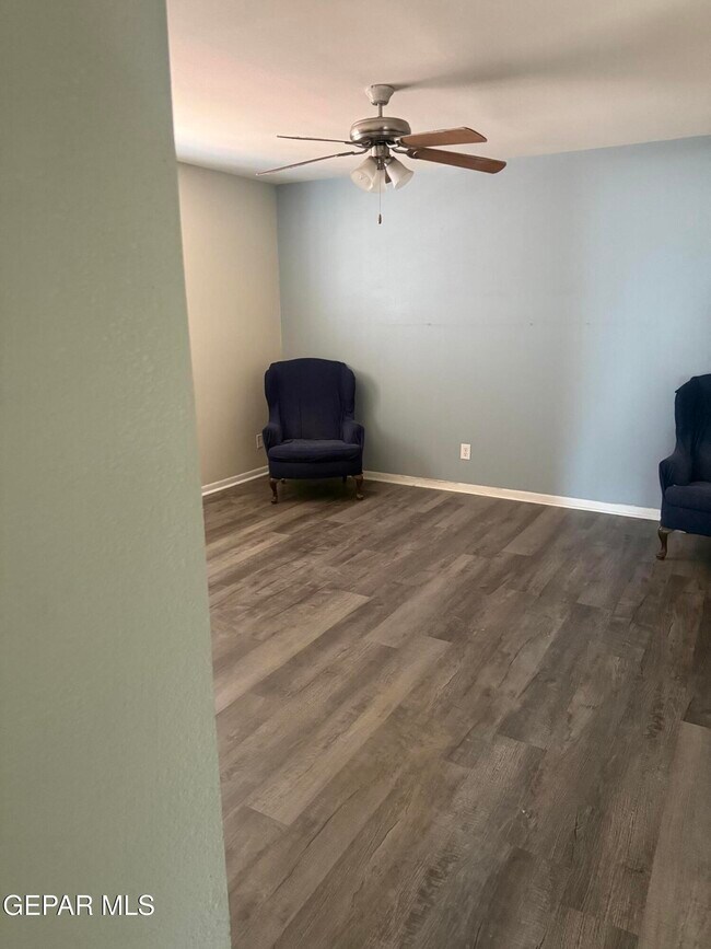 Building Photo - 3437 Kirkwall St