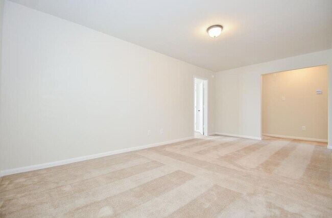 Building Photo - 16922 Sedum Grn