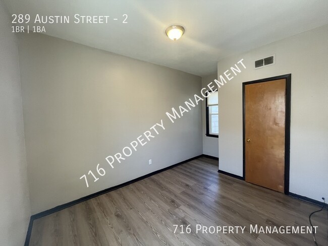 Building Photo - 289 Austin St