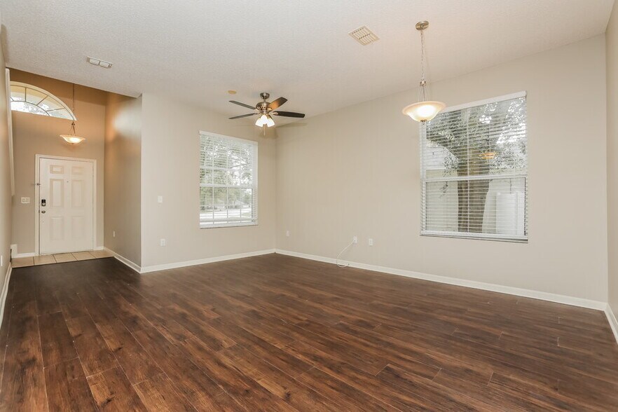 Building Photo - 233 Bluff Pass Dr