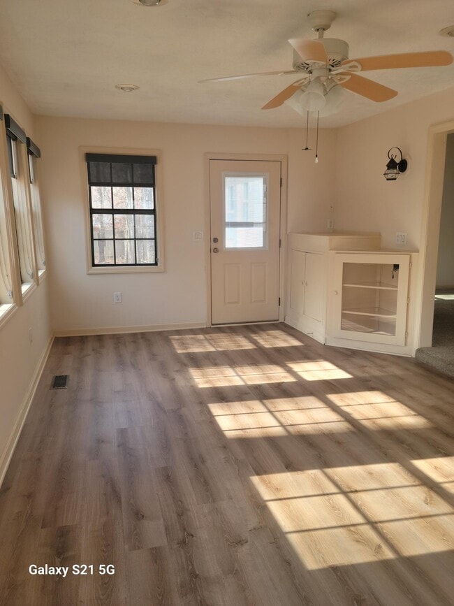 Building Photo - 140 Shelley Ln