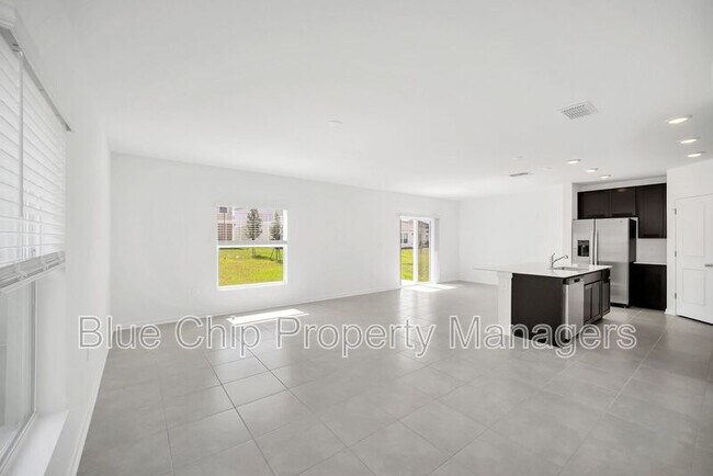 Building Photo - 1623 Reservoir Pl