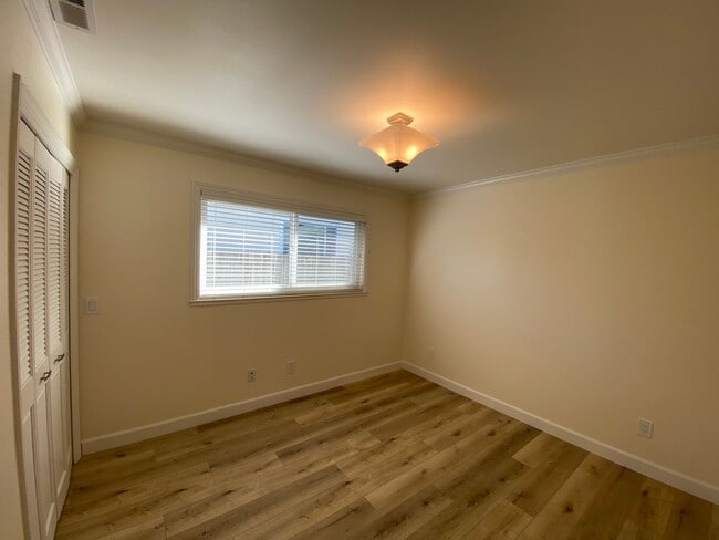 Building Photo - 856 Marino Pines Rd