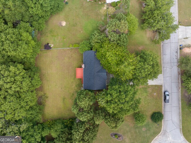 Building Photo - 1510 Twin Manor Dr