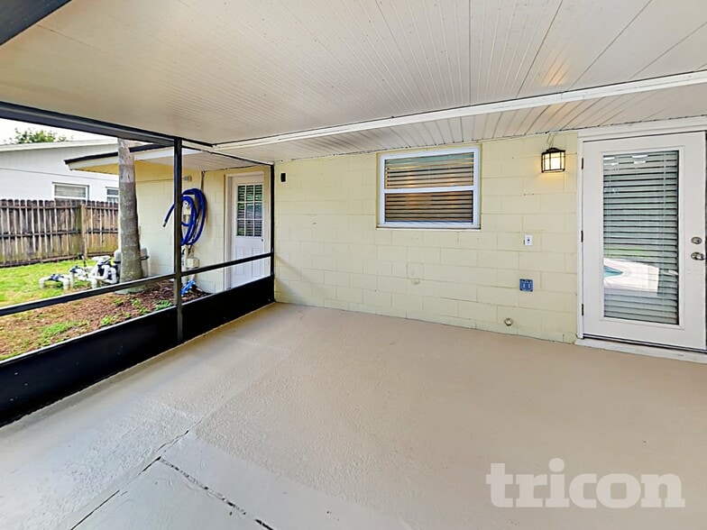 Building Photo - 120 N Alderwood St