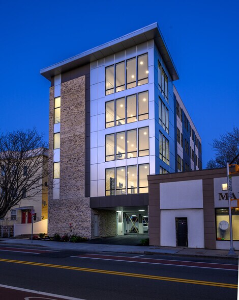 Building Photo - 319 Broadway