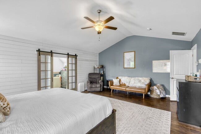Building Photo - Spacious 4 Bedroom Home in Auburn