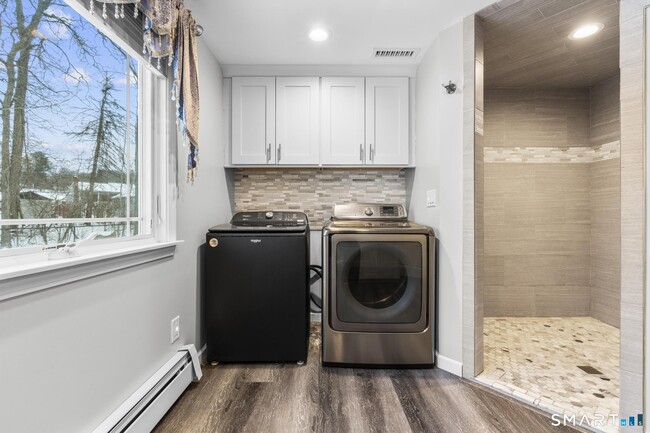 Building Photo - 125 Birchwood Dr