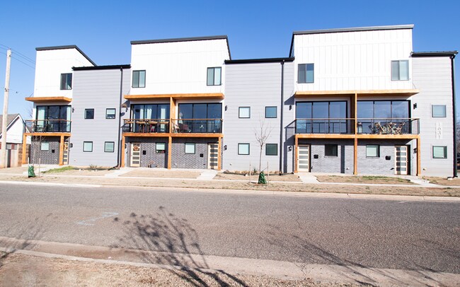 Building Photo - 1631 NW 21st St