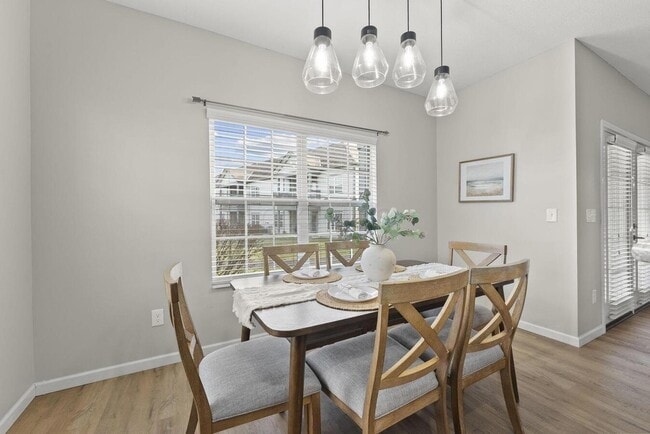 Building Photo - 5901 Blackbird Wy