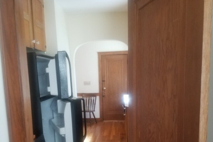 Building Photo - 33 Amsden St