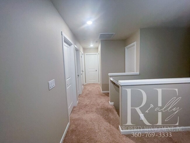 Building Photo - Spacious 4 Bedroom In Prime Location!