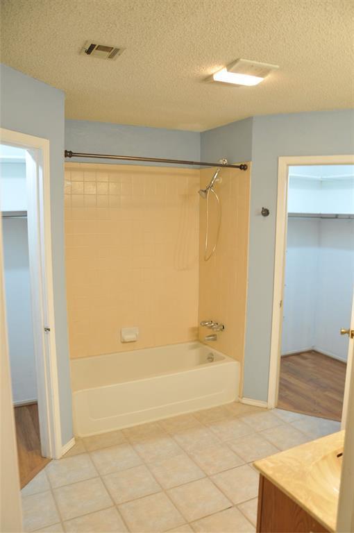 Building Photo - 9001 Jesse James Dr