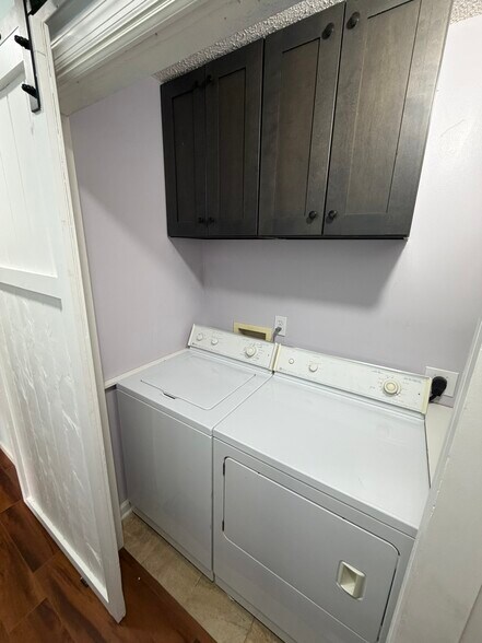 Building Photo - 7 W Morningside Dr