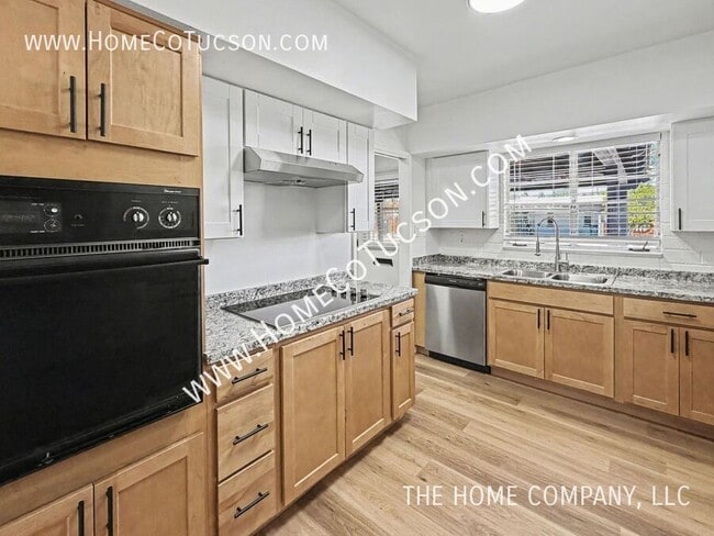 Building Photo - 413 W Pso Solana