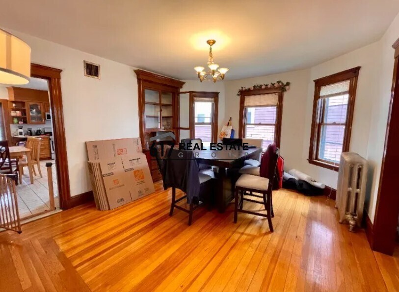 Building Photo - 449 Broadway