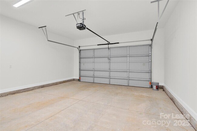 Building Photo - 4715 Anise Cir