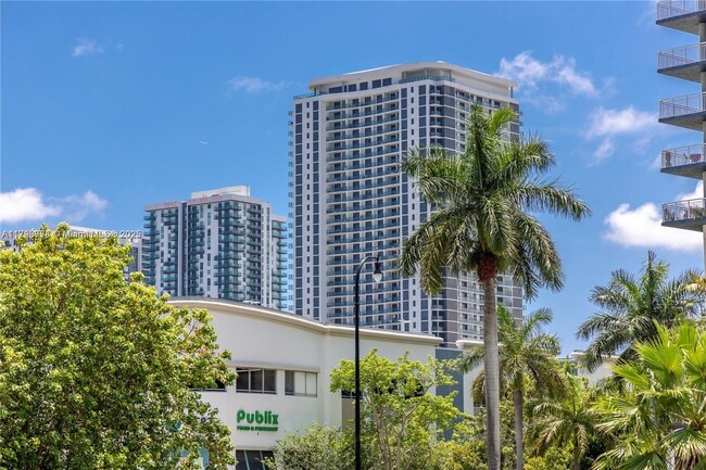 Building Photo - 1900 N Bayshore Dr
