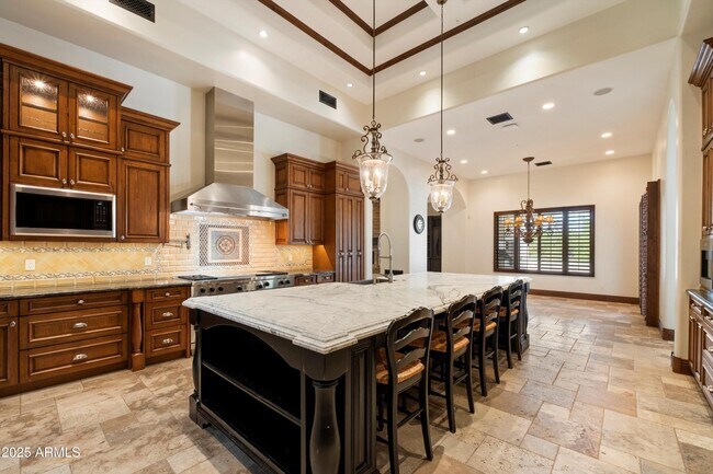 Building Photo - 8515 E Sutton Dr