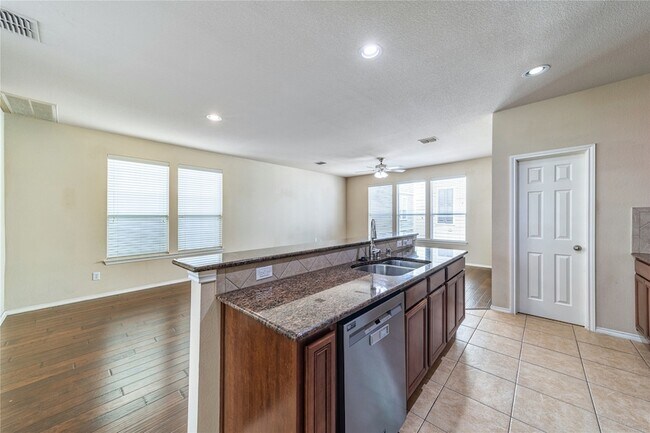Building Photo - 7416 Coronado Ave