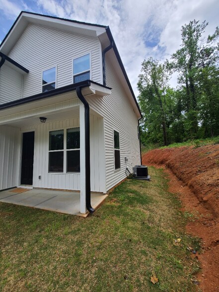 Building Photo - 100 Solis Ct