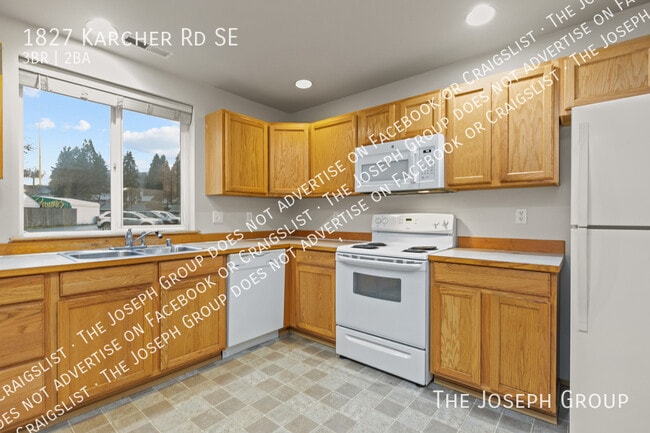 Building Photo - 1827 Karcher Rd SE