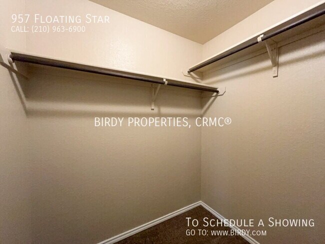 Building Photo - 957 Floating Star