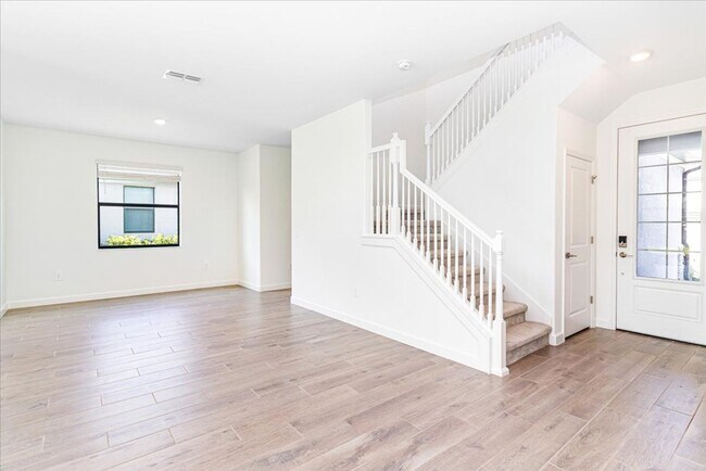 Building Photo - 4873 Seafoam Trl
