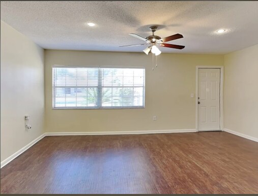 Building Photo - 609 Lakespur Ln