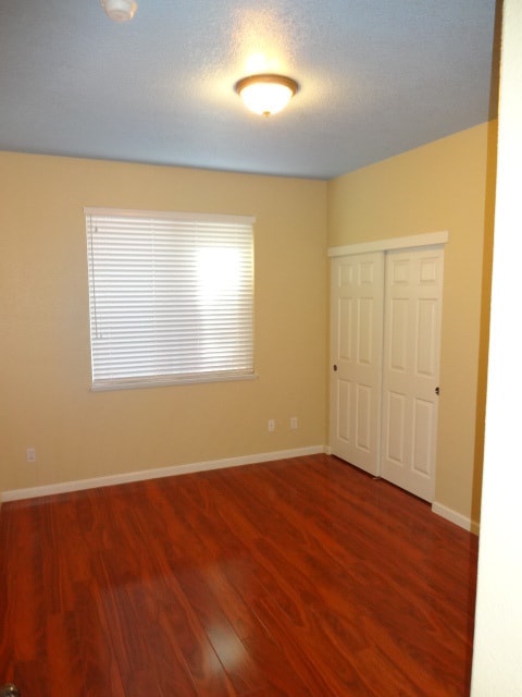 Building Photo - SINGLE STORY, 3 BEDROOM, 2 BATH, 2.5 CAR GARAGE, IN GATED COMMUNITY!