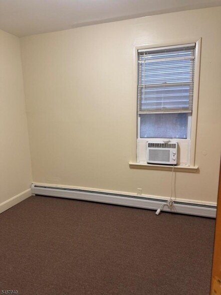 Building Photo - 45 Stegman St