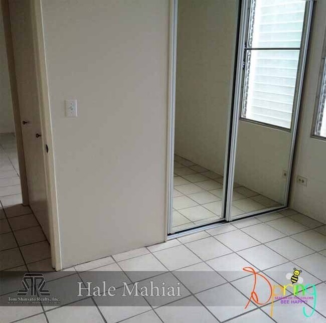 Building Photo - 984