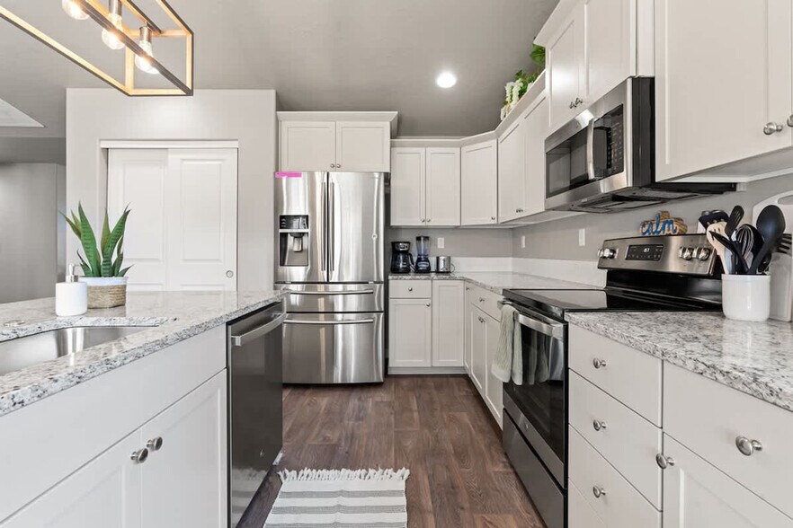 Building Photo - 14549 Tesswater St