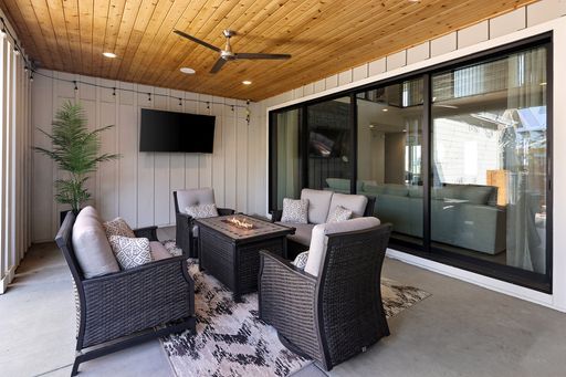 Building Photo - 6 Bedroom 5.5 Bathroom Single Family Home ...