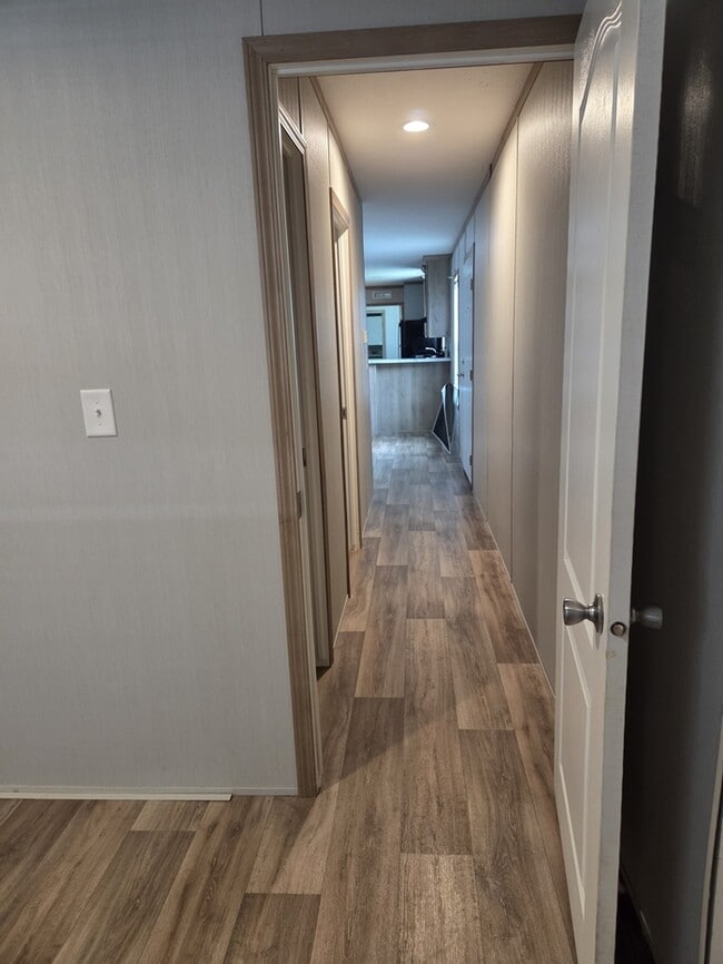 Building Photo - Lovely 3 Bedroom/2 Bath Single Wide in Madison