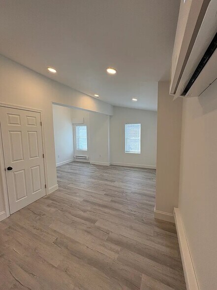 Building Photo - 125 Sibley Ave