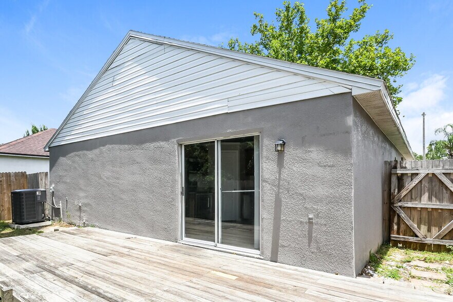 Building Photo - 115 Placid Woods Ct
