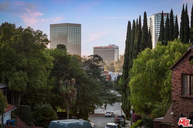 Building Photo - 3479 Oak Glen Dr