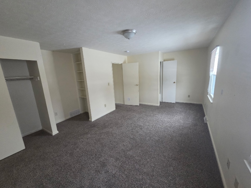 Building Photo - 423 Mathews Rd