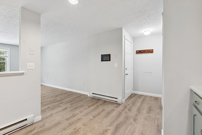 Building Photo - 39 Smithwheel Rd