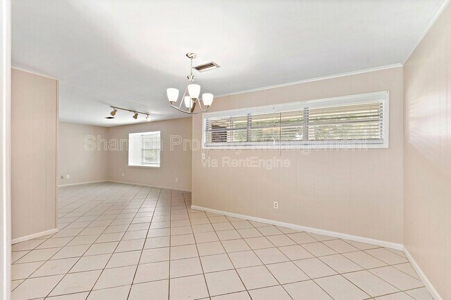 Building Photo - 5522 Ariel St